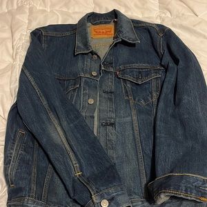 Vintage-wash Levi’s denim Trucker jacket